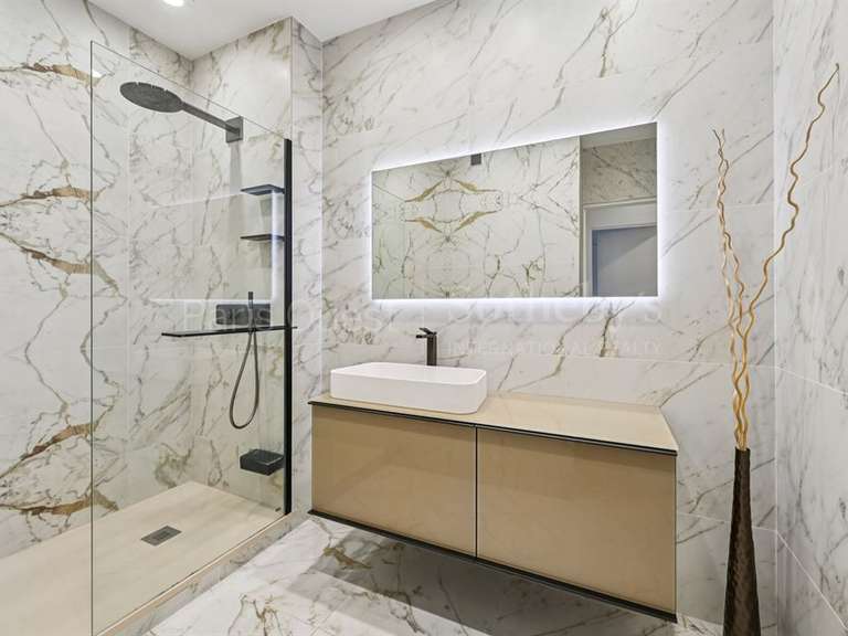 Appartement Paris 16e - 1 chambre - 93m²