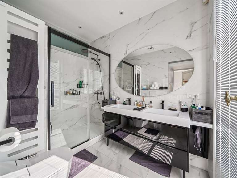 Appartement Paris 16e - 3 chambres - 155m²