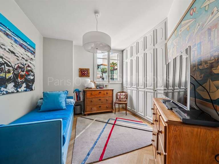 Appartement Paris 16e - 3 chambres - 155m²