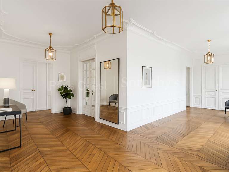 Appartement Paris 16e - 4 chambres - 239m²