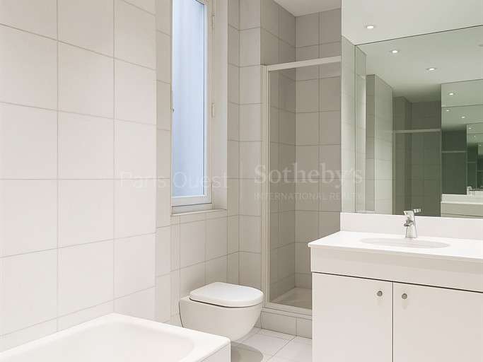 Appartement Paris 16e - 4 chambres - 239m²