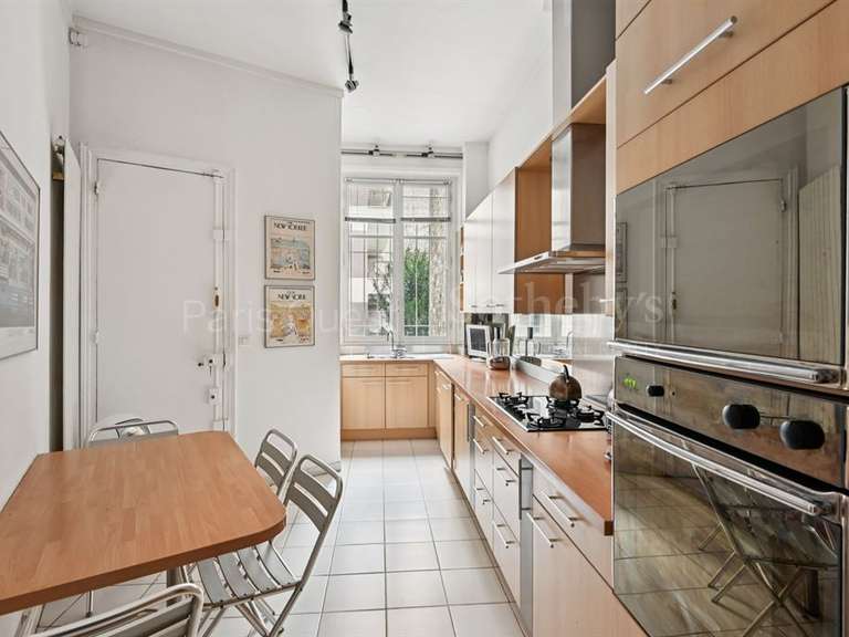 Appartement Paris 16e - 4 chambres - 239m²