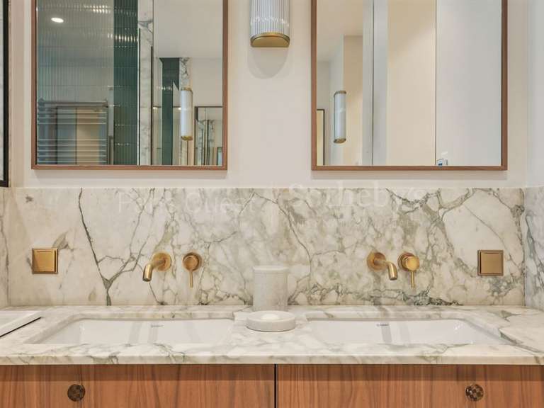 Appartement Paris 16e - 4 chambres - 293m²