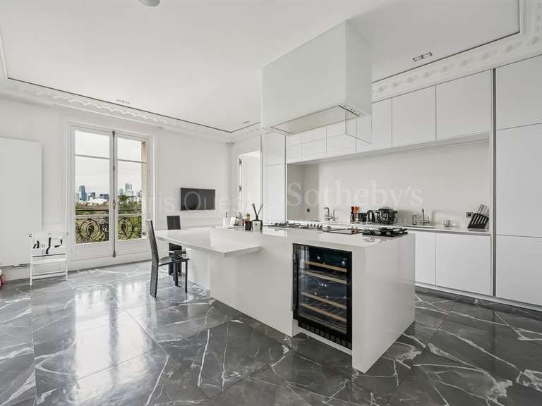 Appartement Paris 16e - 5 chambres - 390m²