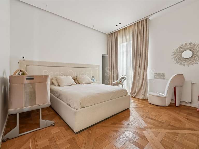 Appartement Paris 16e - 5 chambres - 390m²