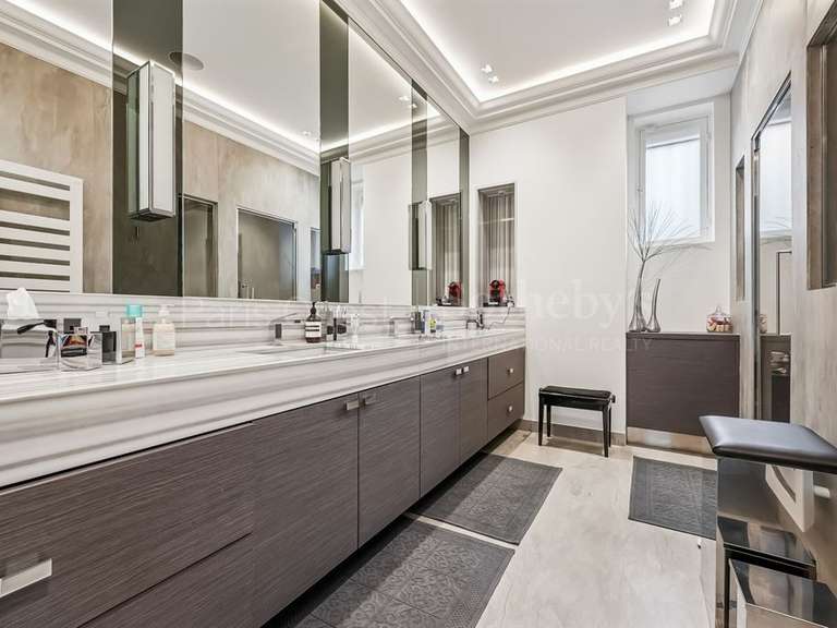 Appartement Paris 16e - 5 chambres - 390m²