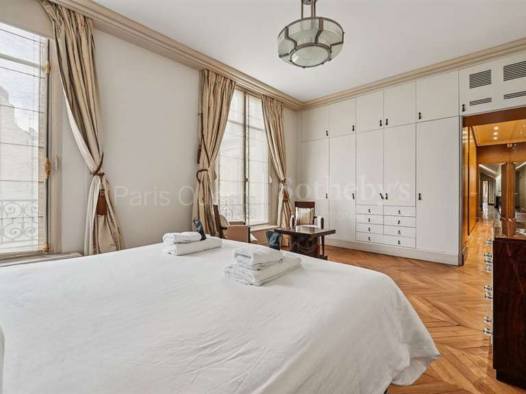 Appartement Paris 16e - 347m²