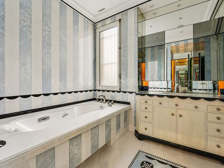 Appartement Paris 16e - 347m²