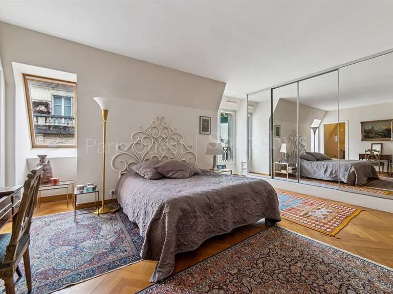 Appartement Paris 16e - 2 chambres - 136m²