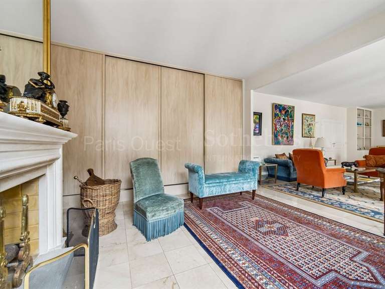 Appartement Paris 16e - 2 chambres - 136m²