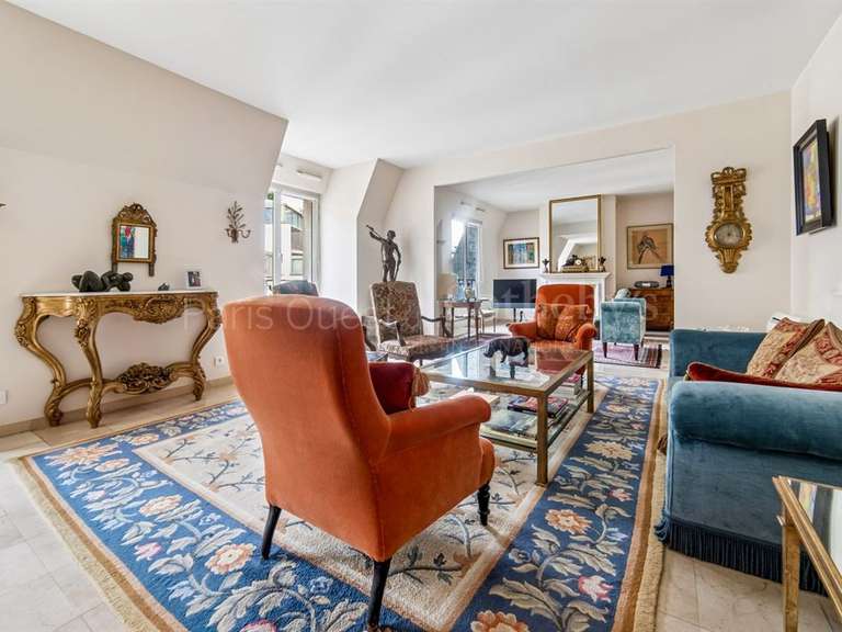 Appartement Paris 16e - 2 chambres - 136m²