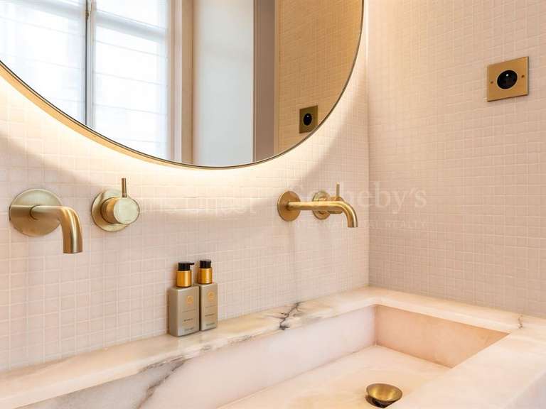 Appartement Paris 16e - 2 chambres - 259m²