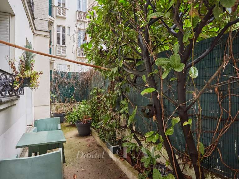 Appartement Paris 16e - 2 chambres - 107m²