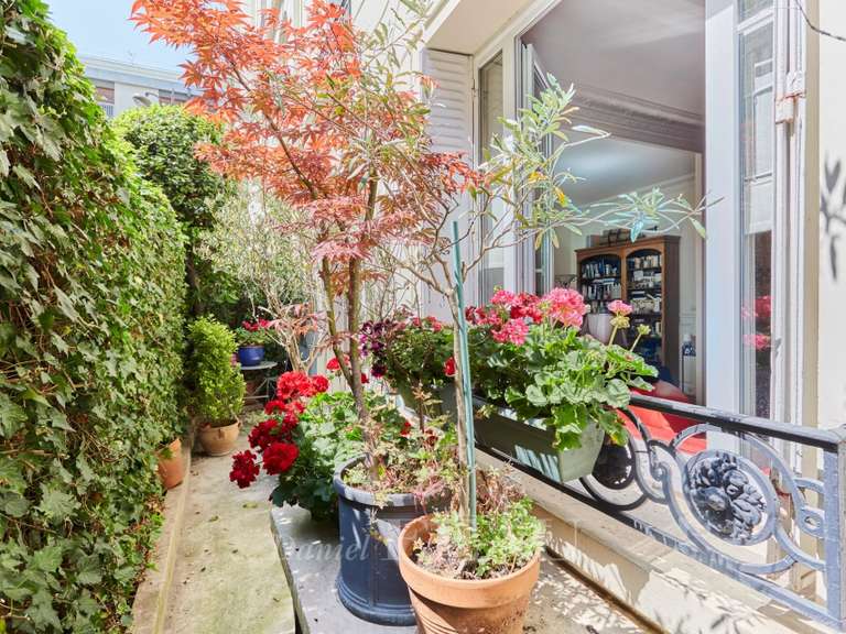 Appartement Paris 16e - 2 chambres - 107m²