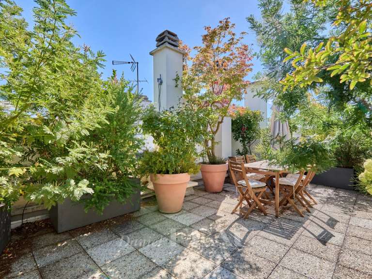 Appartement Paris 16e - 1 chambre - 73m²