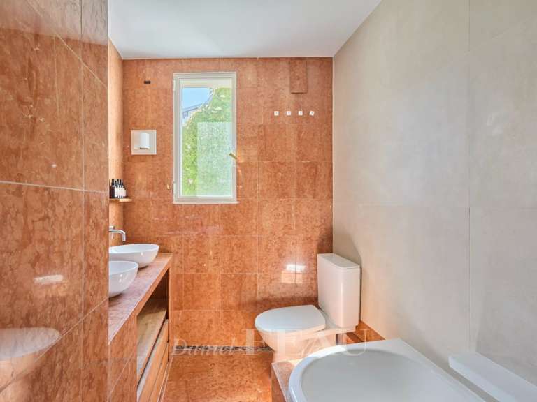 Appartement Paris 16e - 1 chambre - 73m²