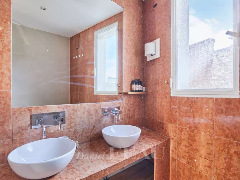 Appartement Paris 16e - 2 chambres - 69m²