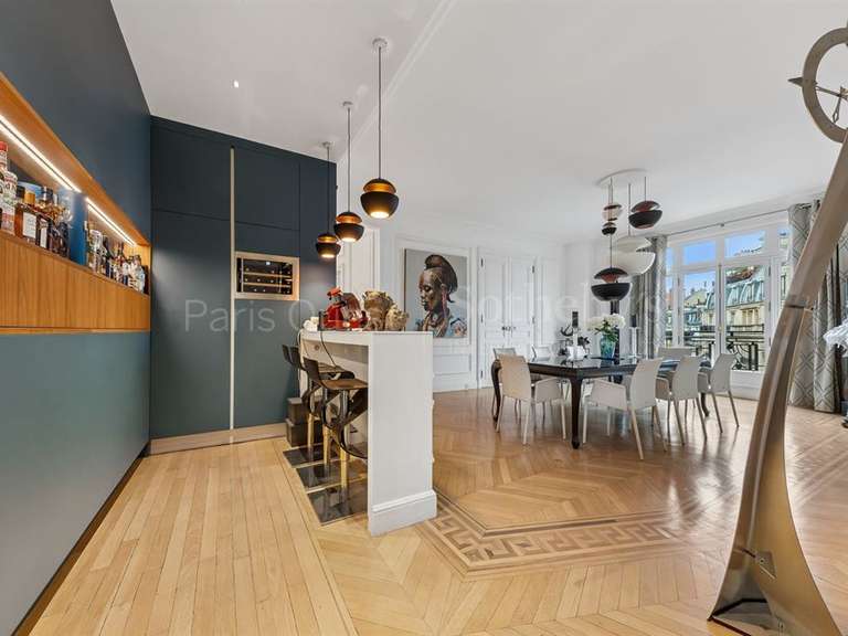 Appartement Paris 16e - 4 chambres - 285m²