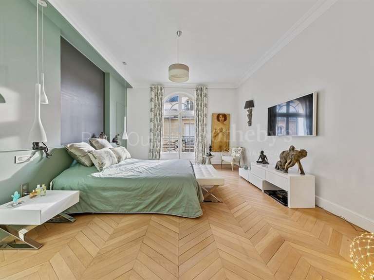 Appartement Paris 16e - 4 chambres - 285m²
