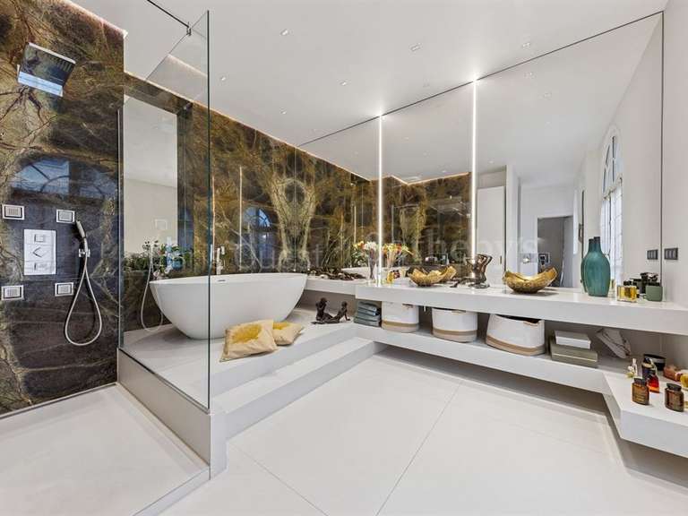 Appartement Paris 16e - 4 chambres - 285m²