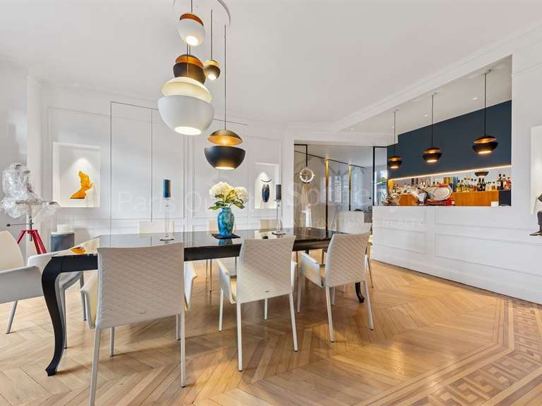Appartement Paris 16e - 4 chambres - 285m²