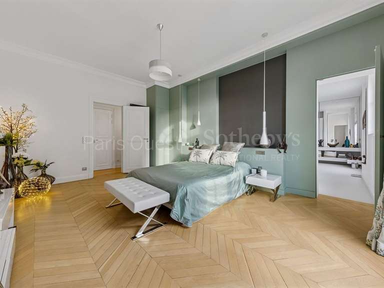 Appartement Paris 16e - 4 chambres - 285m²