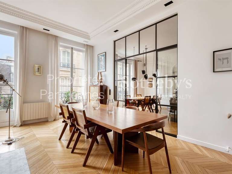 Appartement Paris 16e - 4 chambres - 225m²
