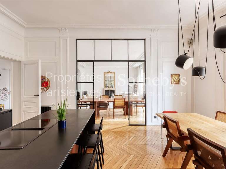 Appartement Paris 16e - 4 chambres - 226m²