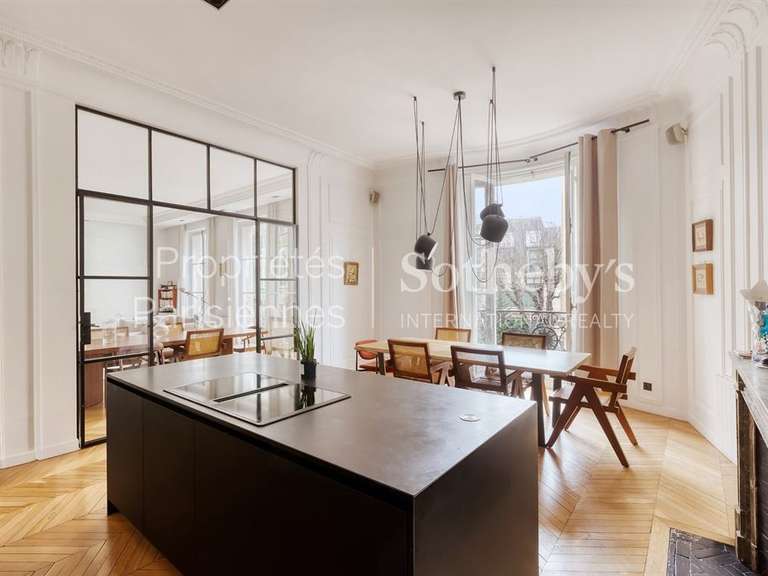 Appartement Paris 16e - 4 chambres - 225m²