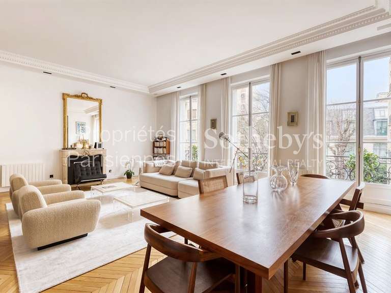 Appartement Paris 16e - 4 chambres - 225m²