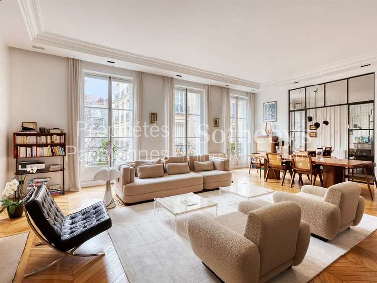 Appartement Paris 16e - 4 chambres - 226m²