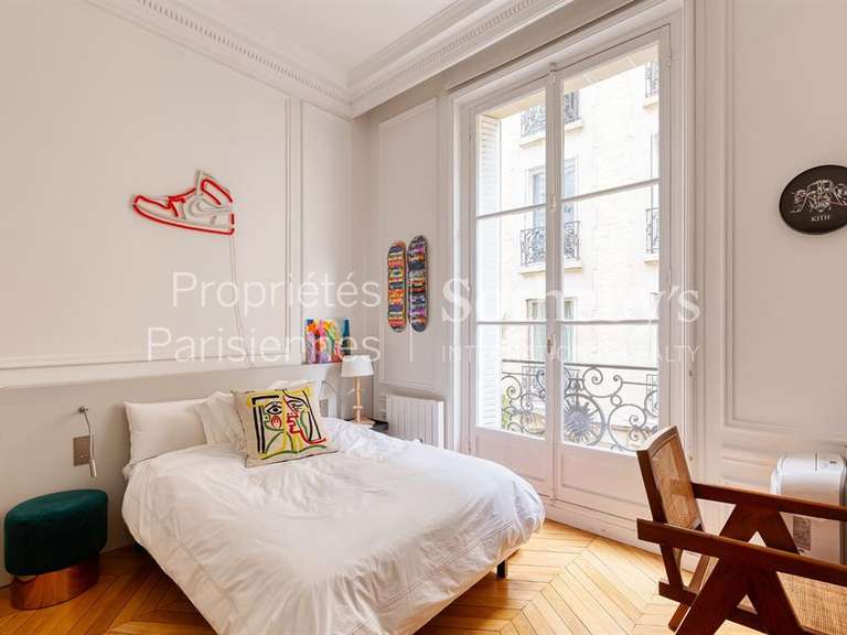 Appartement Paris 16e - 4 chambres - 225m²