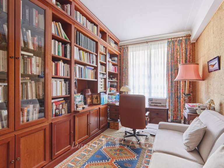 Appartement Paris 16e - 3 chambres - 110m²