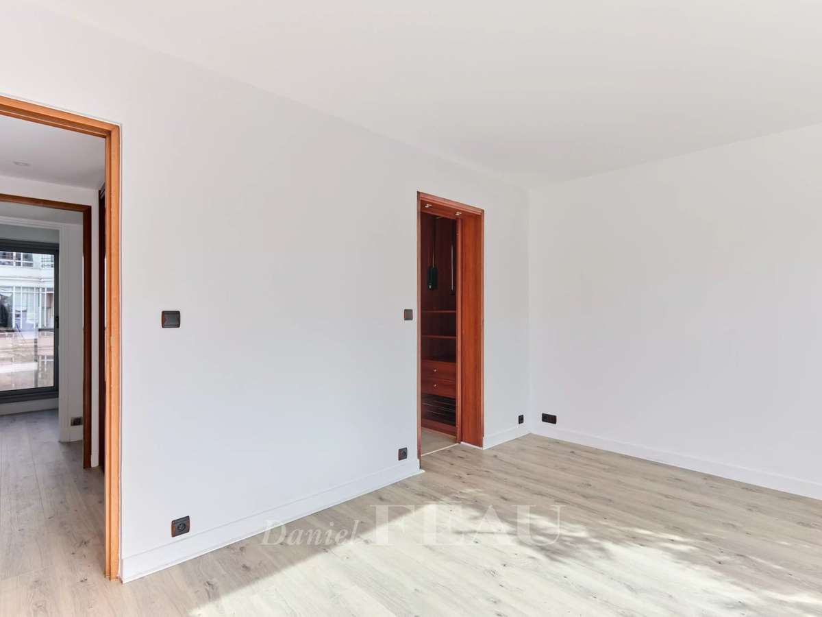 Apartment Paris 16e