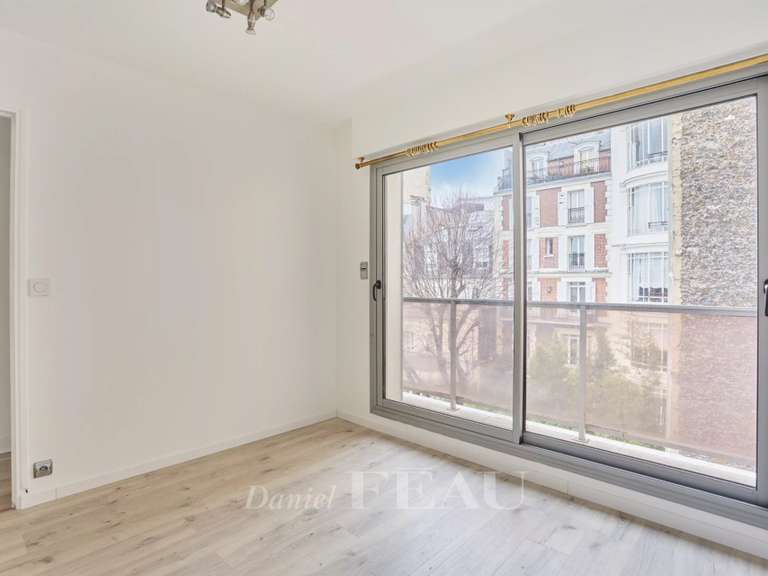 Appartement Paris 16e - 4 chambres - 138m²