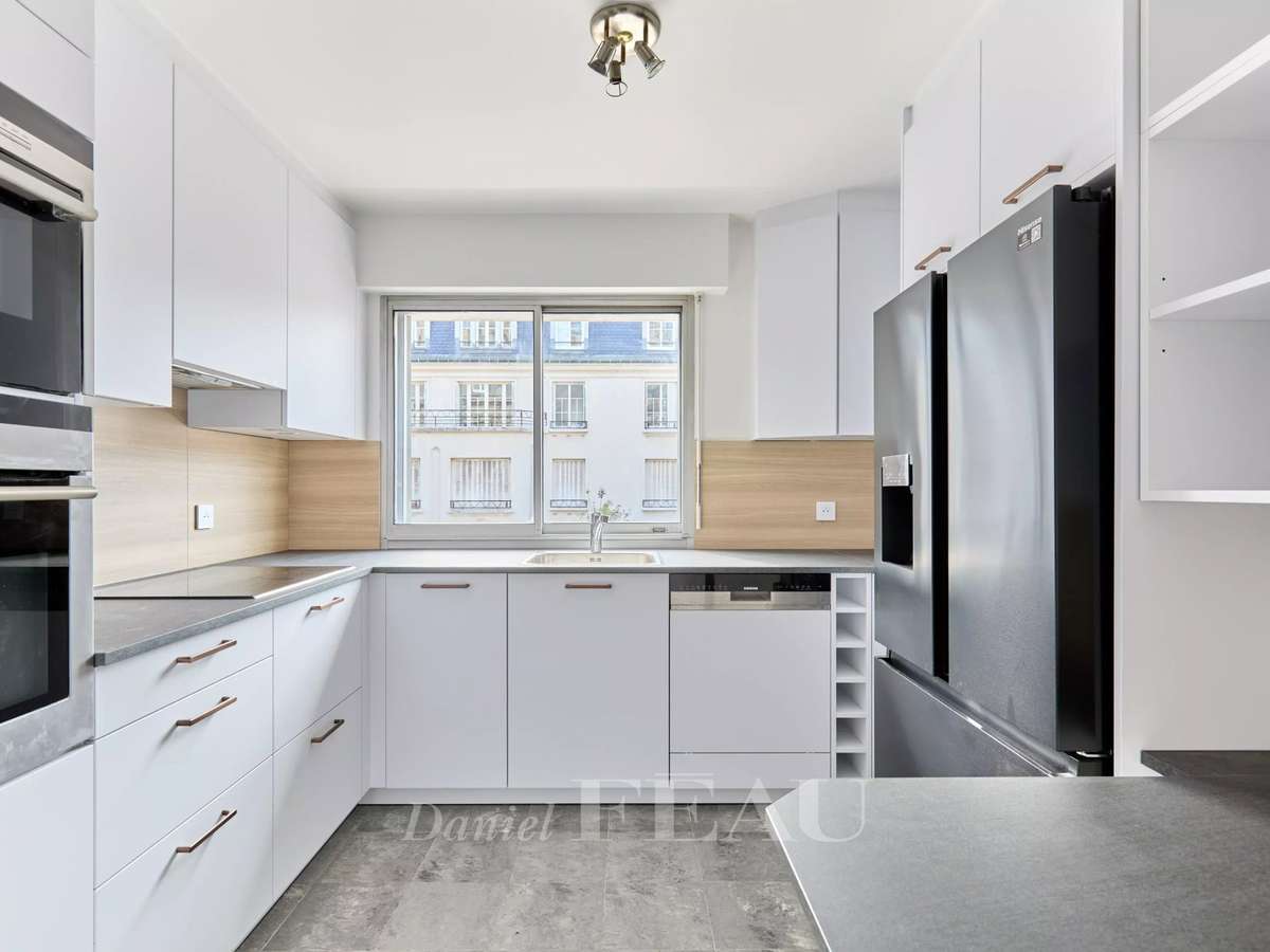 Apartment Paris 16e