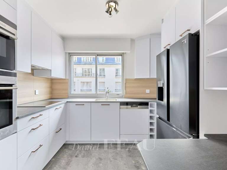 Apartment Paris 16e - 4 bedrooms - 138m²