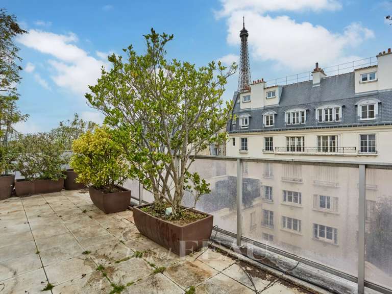 Appartement Paris 16e - 4 chambres - 138m²