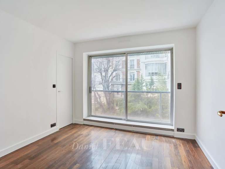 Appartement Paris 16e - 4 chambres - 138m²