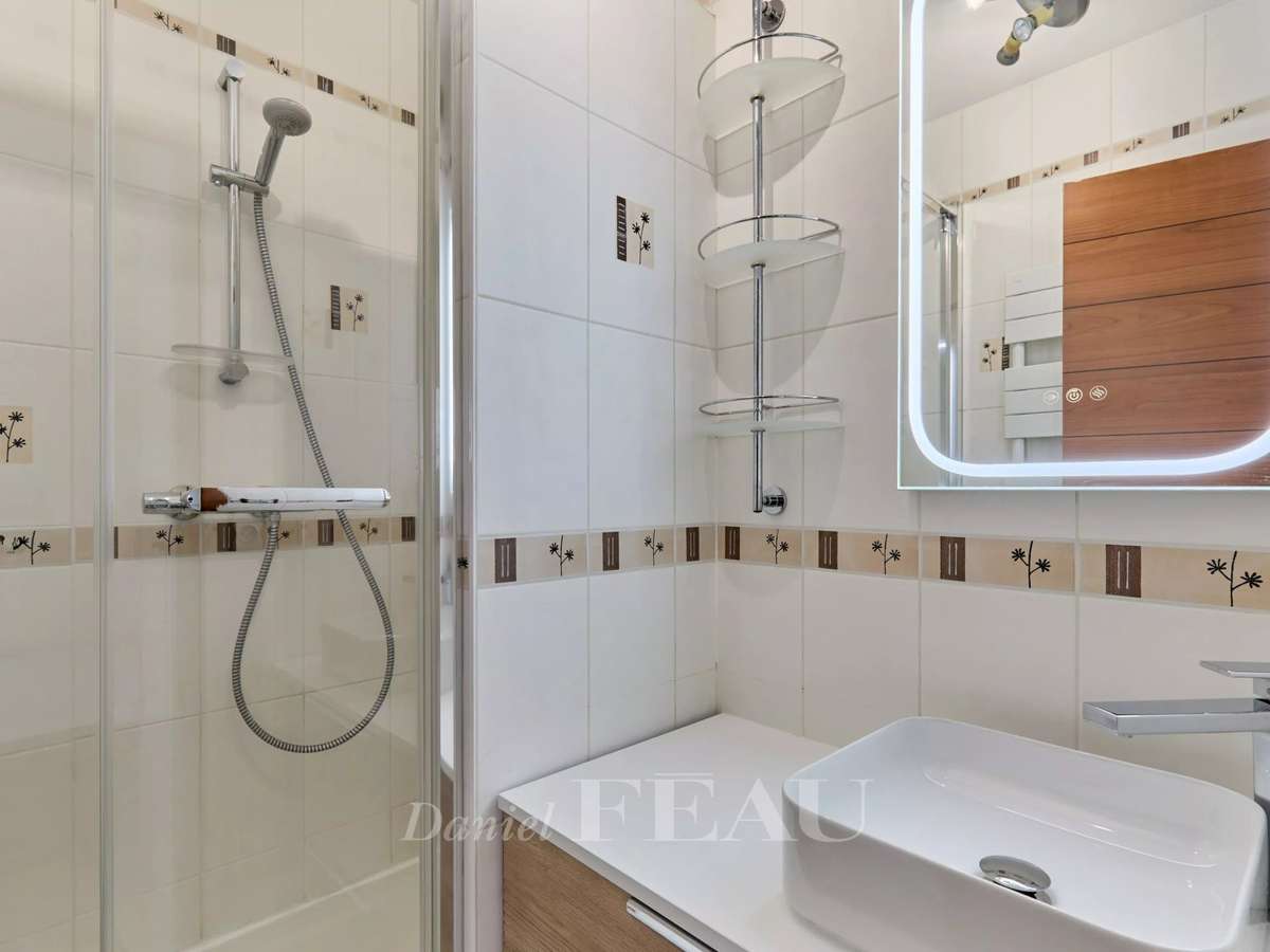Apartment Paris 16e