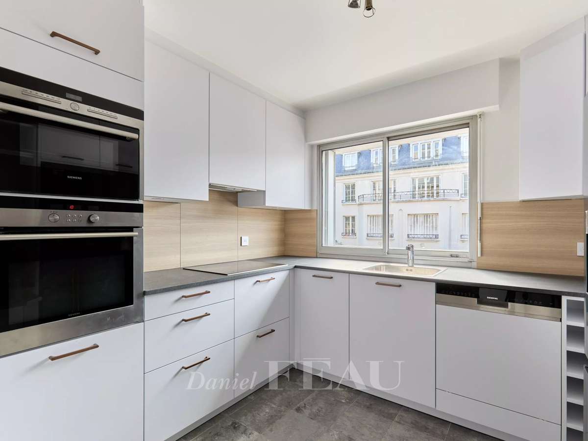 Apartment Paris 16e