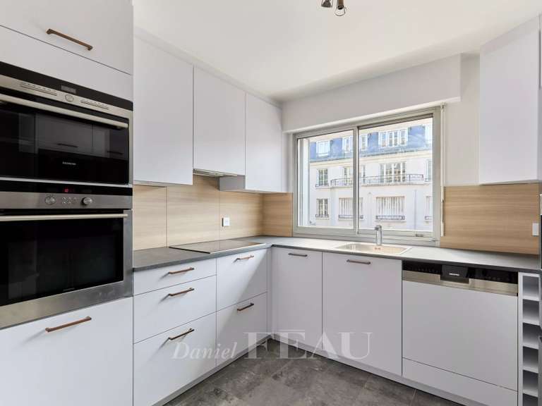 Apartment Paris 16e - 4 bedrooms - 138m²