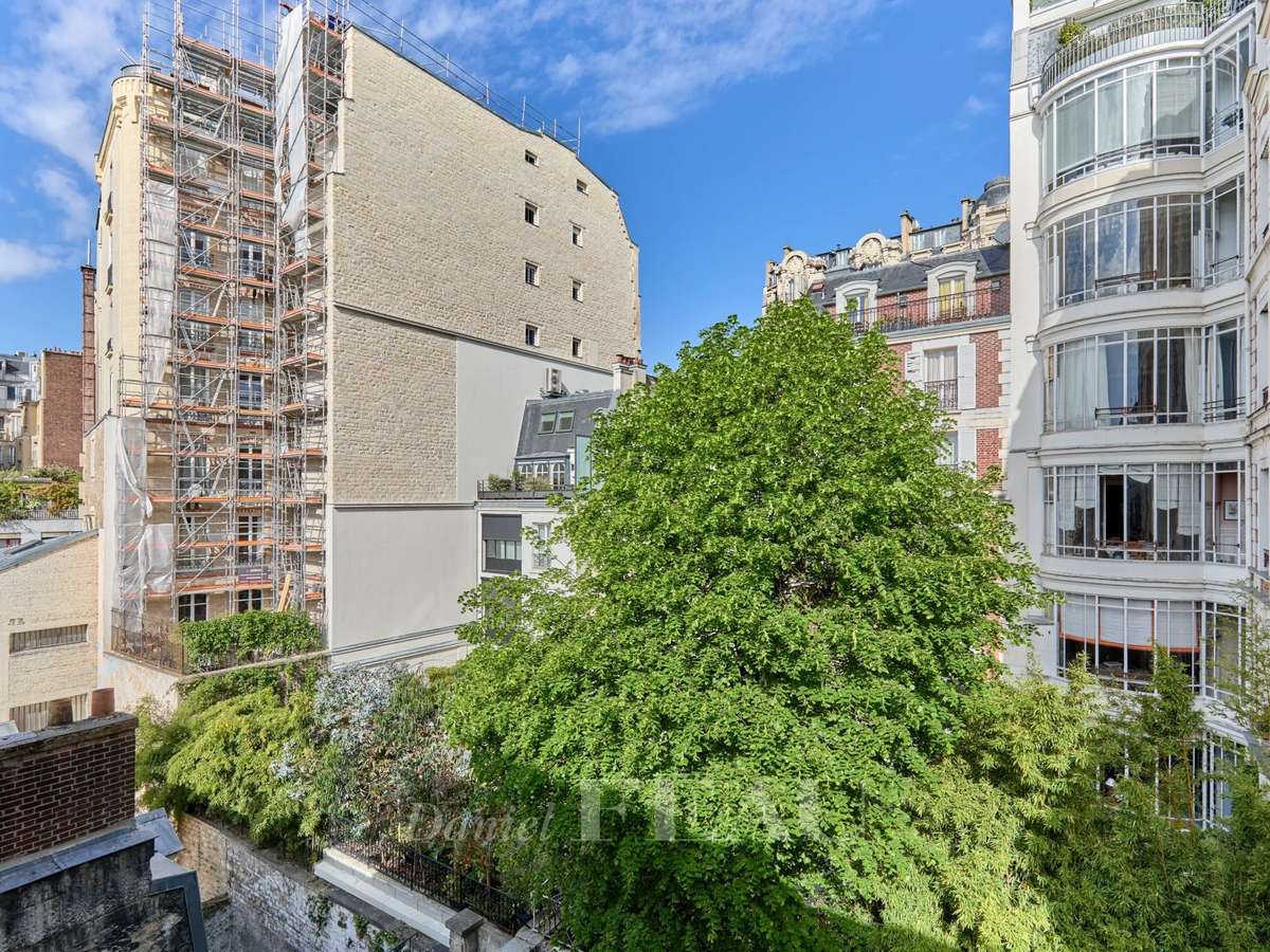 Apartment Paris 16e