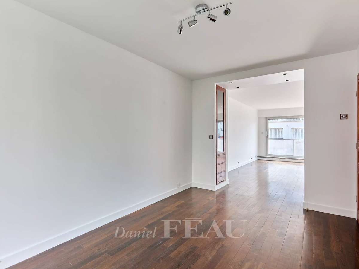 Apartment Paris 16e