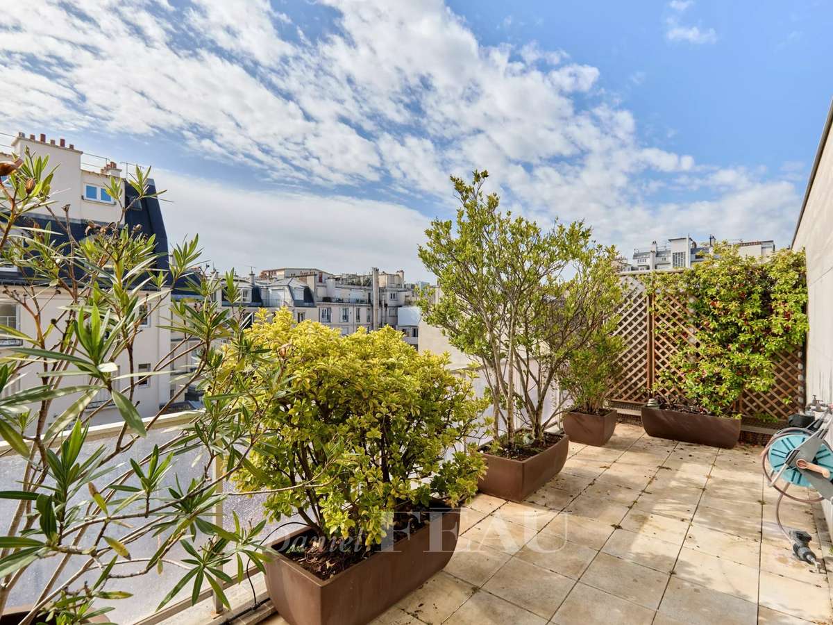 Apartment Paris 16e
