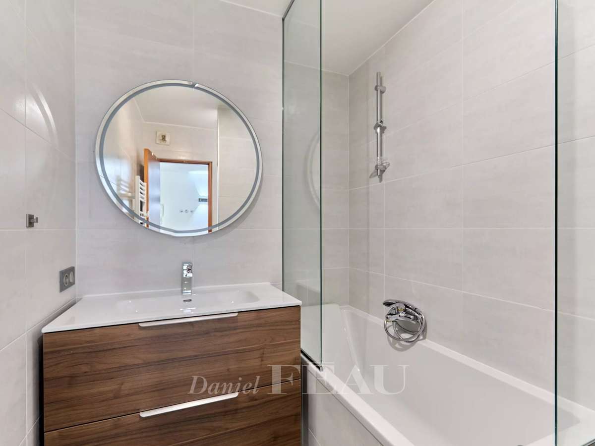 Apartment Paris 16e