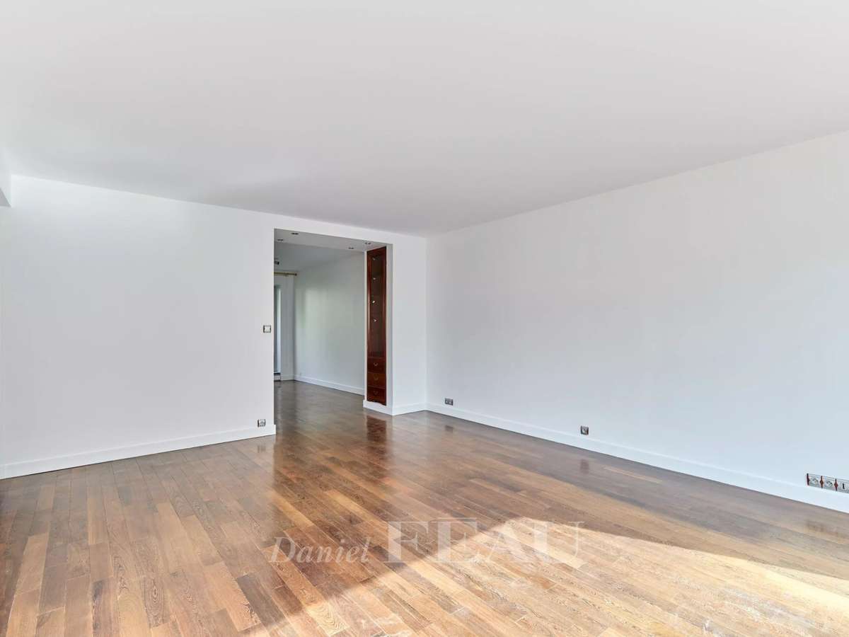 Apartment Paris 16e