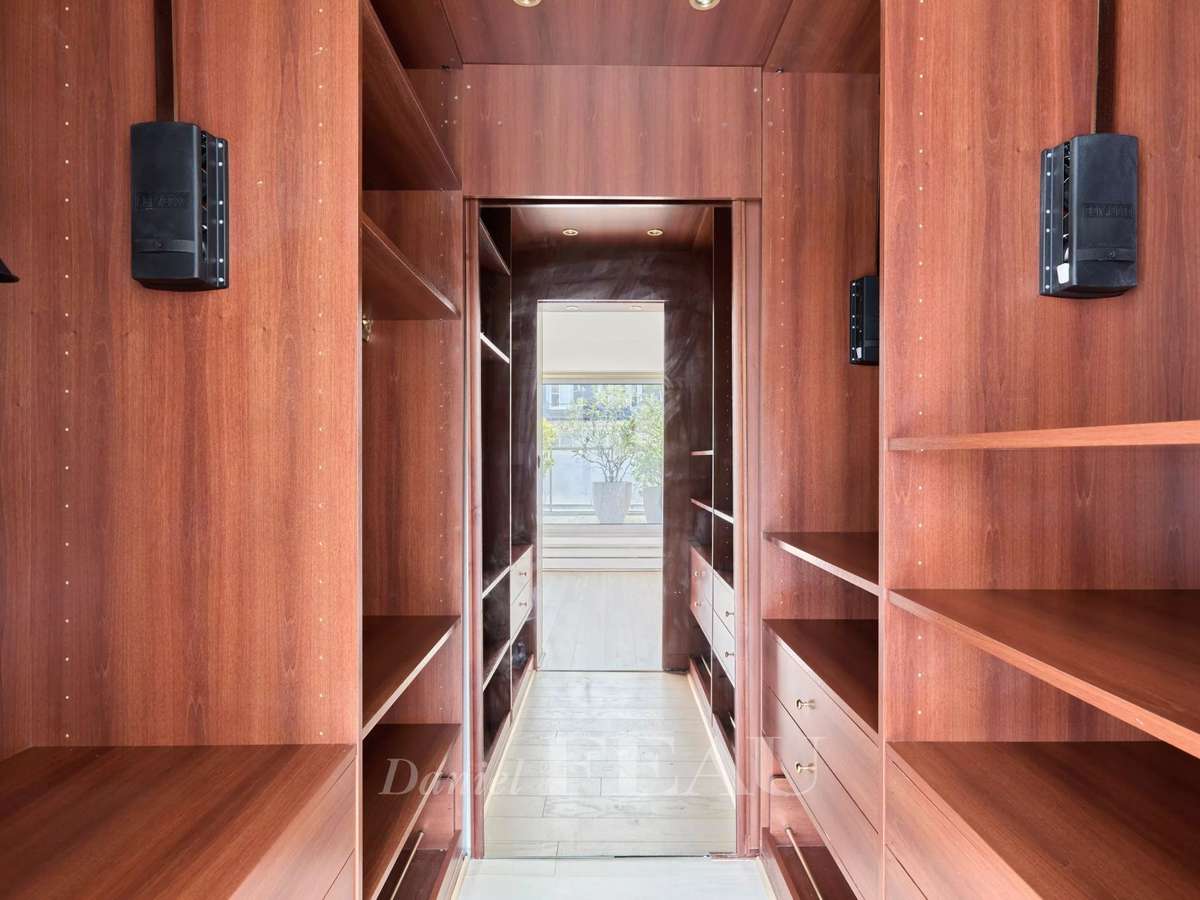 Apartment Paris 16e