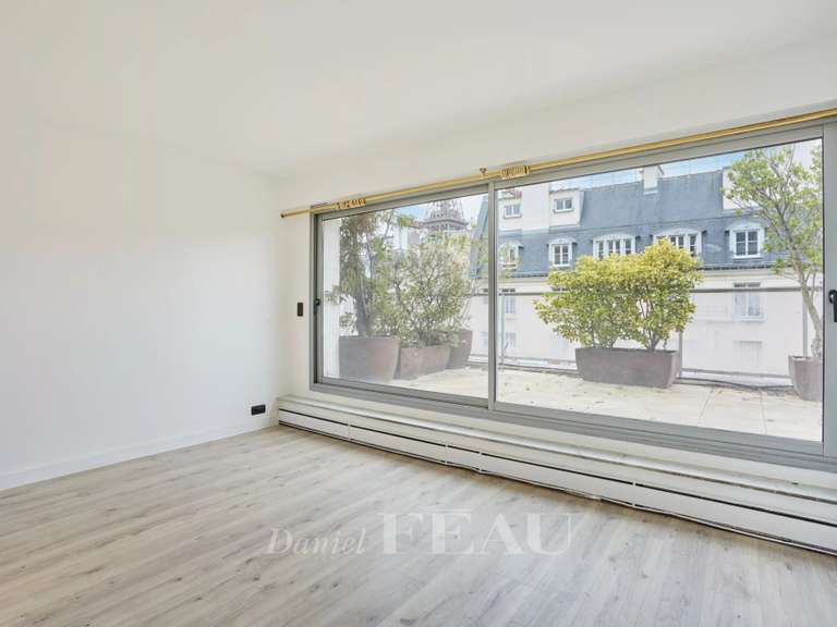 Appartement Paris 16e - 4 chambres - 138m²