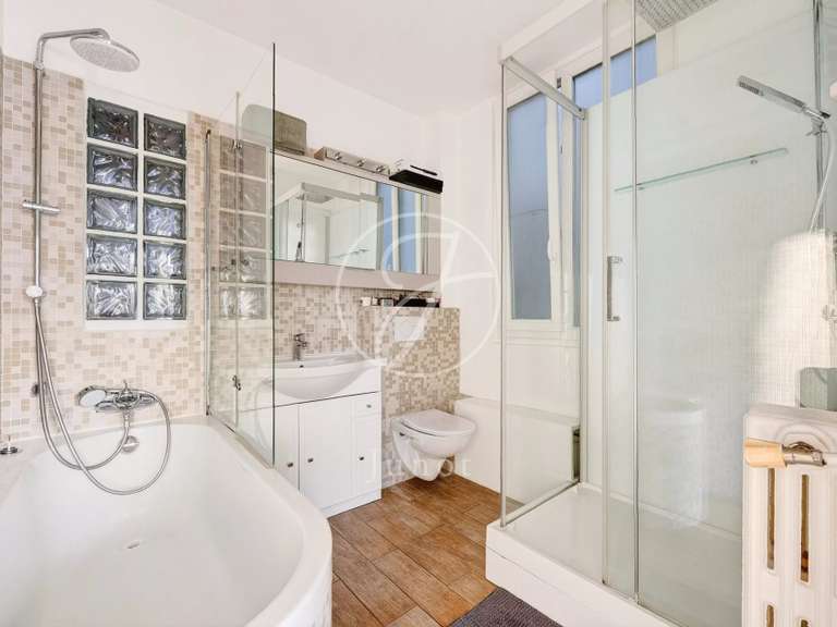 Appartement Paris 16e - 2 chambres - 102m²